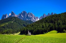 VIDEO: Idilično italijansko selo pokušava da ograniči broj turista