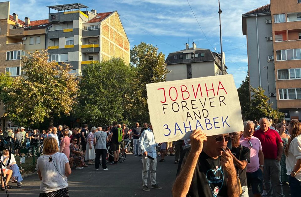 VIDEO: Održan protest roditelja učenika Jovine gimnazije