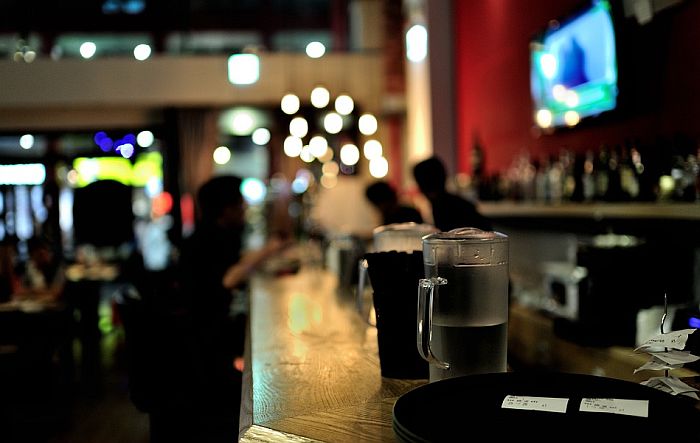 Holandija zatvara restorane zbog povećanog broja zaraženih koronom 