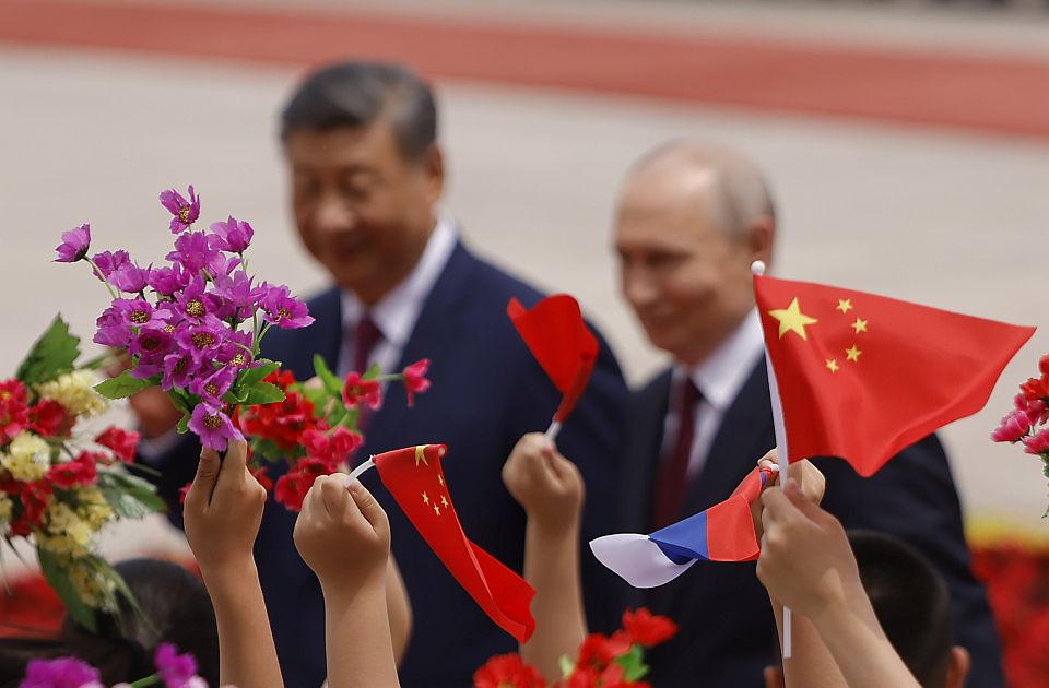 VIDEO: Putin u Kini dočekan svečanom topovskom paljbom 