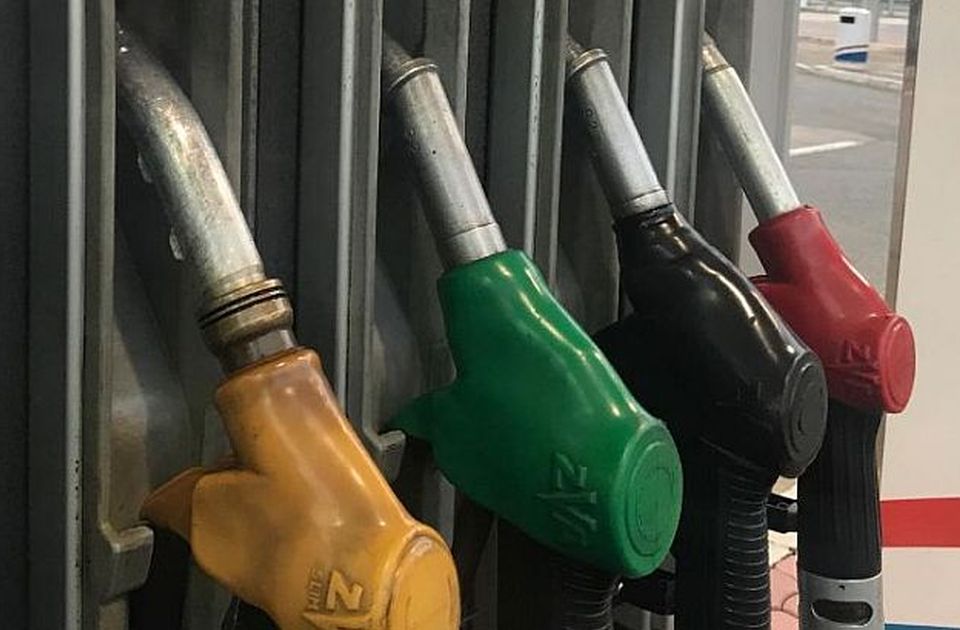 "Država povećala akcize zbog prazne kase": Cene goriva bi od petka mogle da porastu
