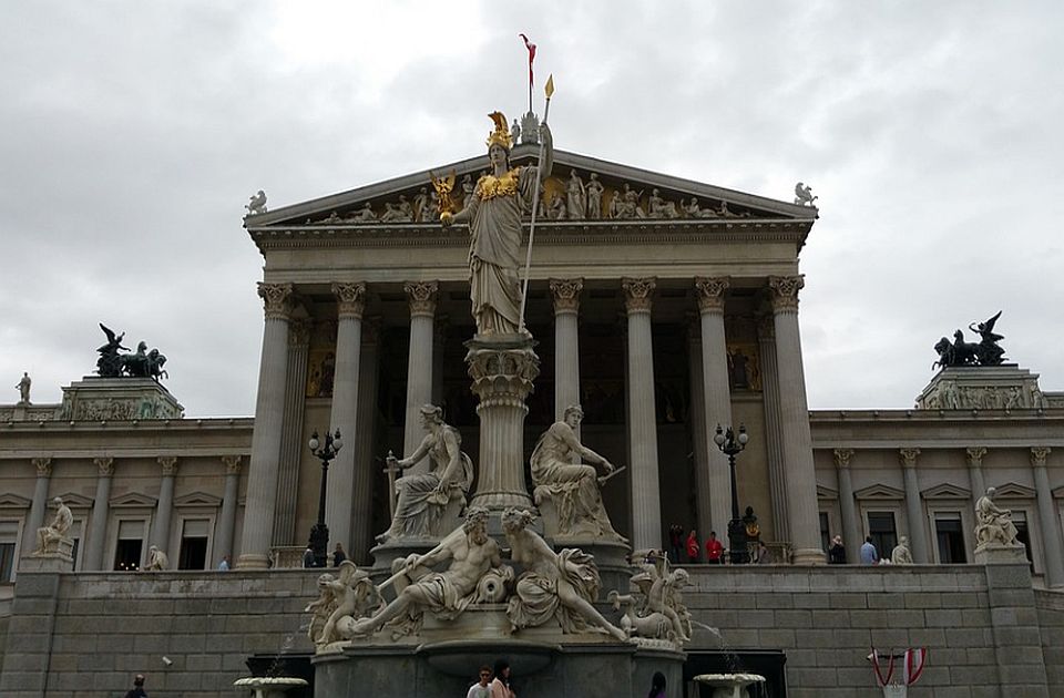 Austrijski parlament održao minut ćutanja za poslanika koji je još živ