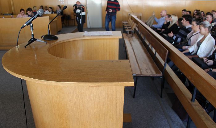 Optuženi se posekao po vratu u sudnici Specijalnog suda u Beogradu