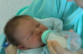 Sa tržišta Srbije i Hrvatske povučena hrana za odojčad zbog mogućeg prisustva bakterije