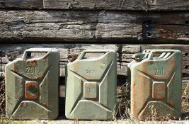 Maloletnici iz roštiljnice u Srbobranu ukrali pare i hranu, a jednom meštaninu 3.000 litara nafte