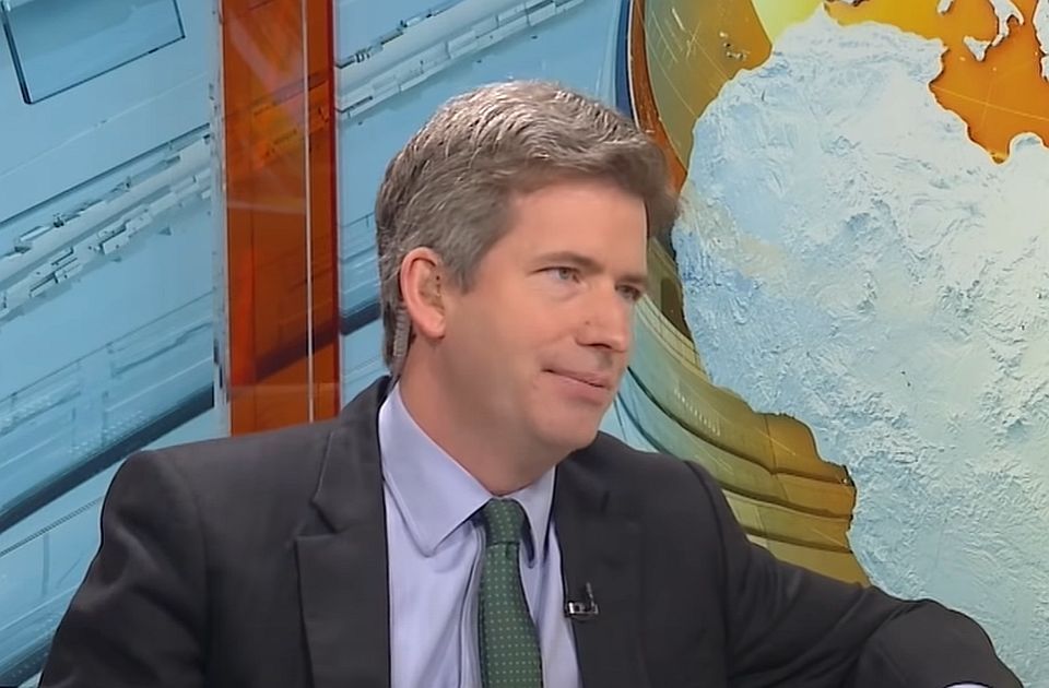 Ambasador Velike Britanije: Besmislene optužbe da moja zemlja stoji iza protesta u Srbiji