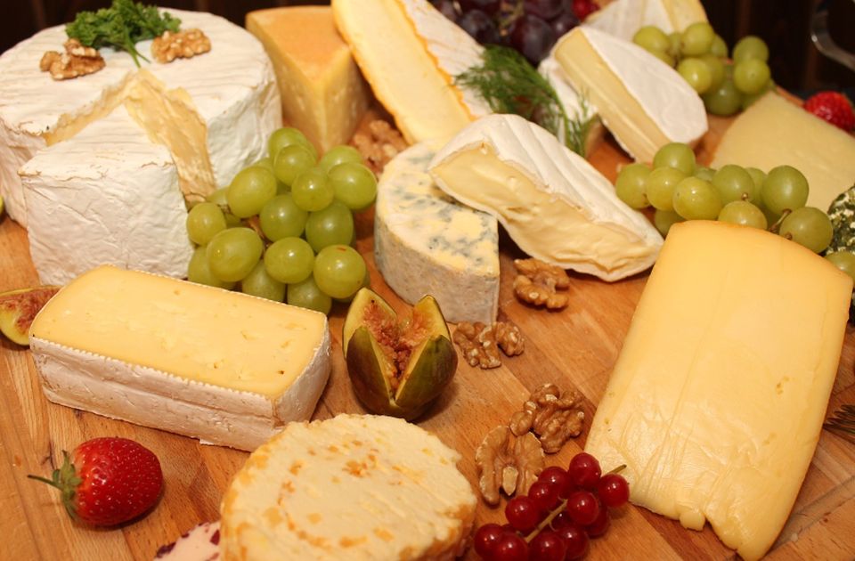Saveznik protiv demencije povezane sa starenjem: Punomasni sir i pavlaka 