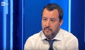Salvini dozvolio iskrcavanje maloletnih migranata, punoletni ostaju na  brodu