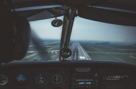 Mali avion udario u neboder u Pekingu, poginuo pilot 
