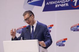 Vučić sa skupa SNS-a najavio ostavku 