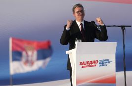 Vučić sa skupa SNS-a najavio ostavku 