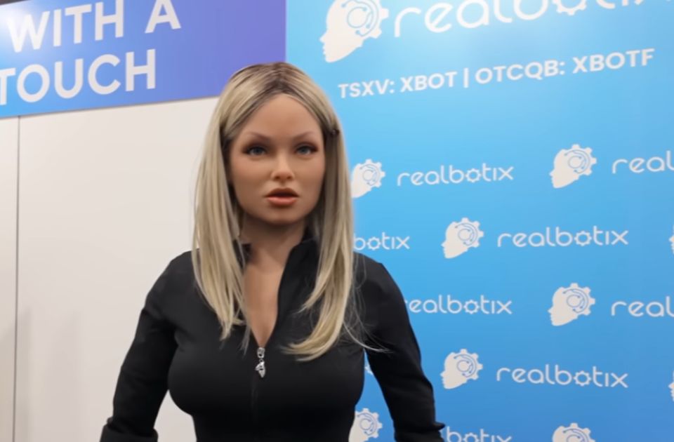 VIDEO: Humanoidni roboti stižu u američke škole kao asistenti nastavnicima
