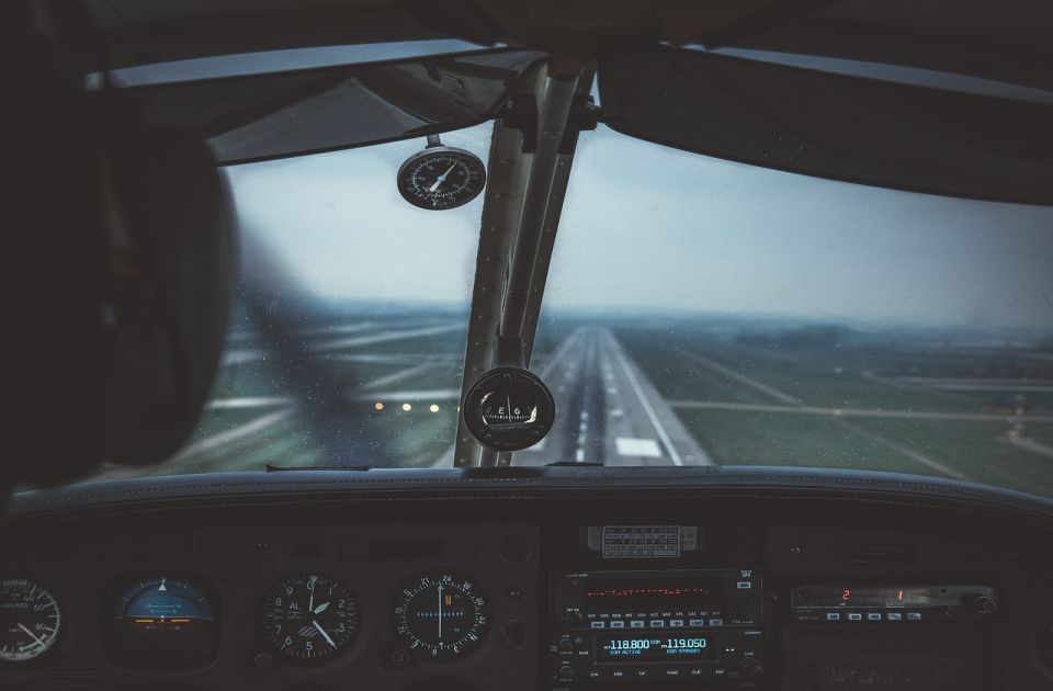 Mali avion udario u neboder u Pekingu, poginuo pilot 