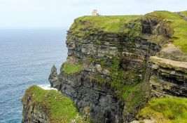 Devojka poginula u Irskoj: Okliznula se i pala sa litice Moher