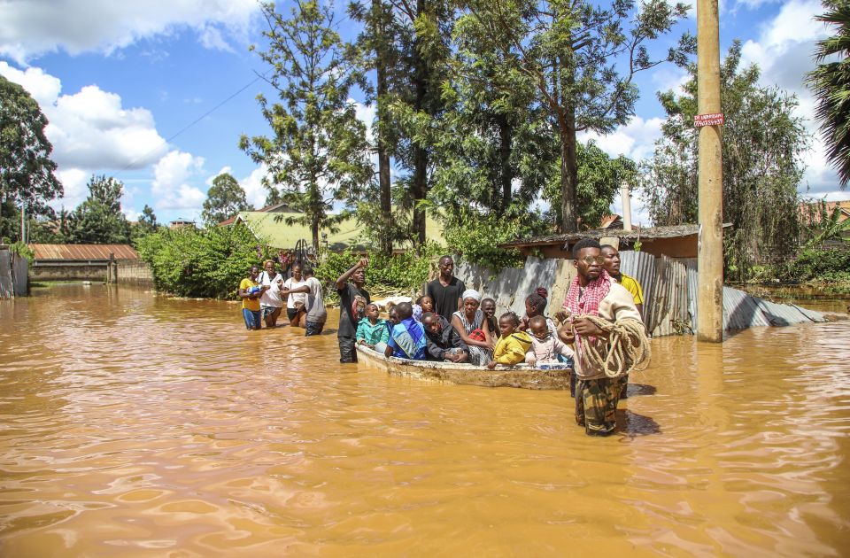 Poplave u Keniji: Poginulo 228 ljudi, uništene kuće i mostovi