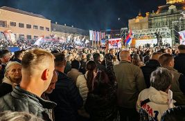 Kreni-promeni: Više od 35 televizija prenosilo Vučićev miting, a on i dalje želi da ugasi N1 i Novu S