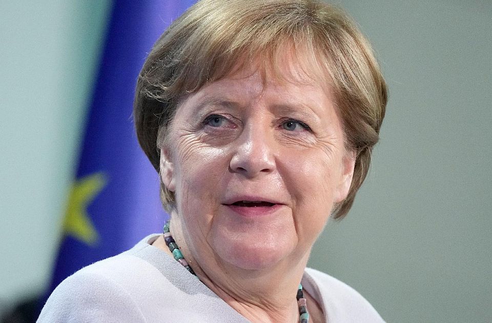 Angela Merkel primila vakcinu Moderne posle Astrazeneke