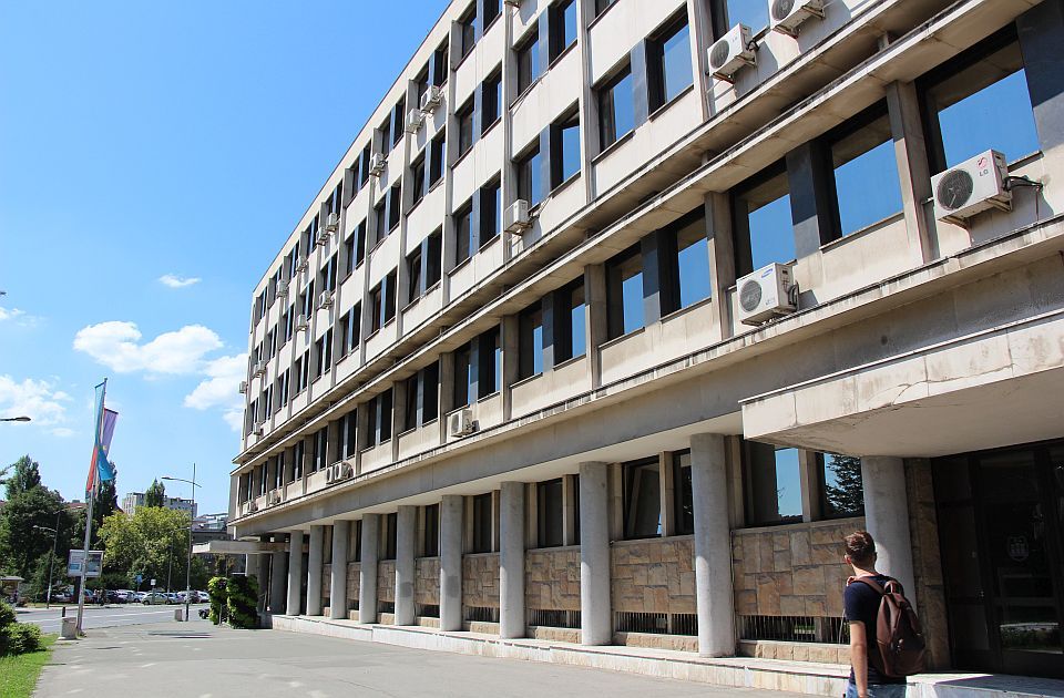 Na šta se Novosađani žale: Buka iz kafane, ne održava se zelena površina...