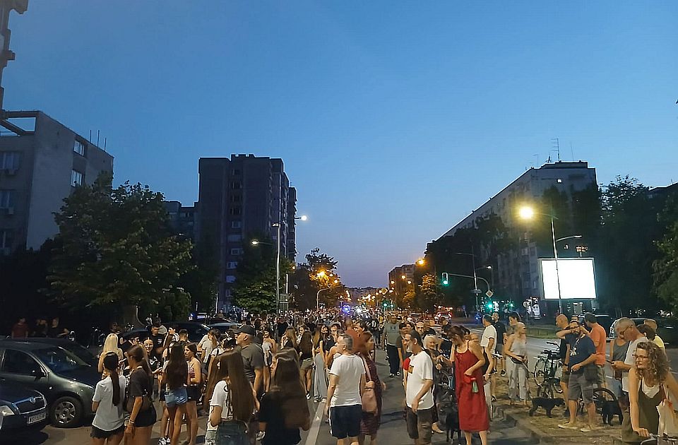 VIDEO Građani stigli do Policijske uprave: Traže reakciju zbog prebijanja dečaka