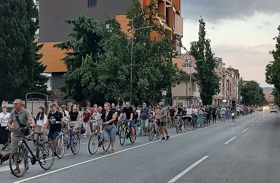 VIDEO Građani u šetnji do Policijske uprave: Traže reakciju zbog prebijanja dečaka