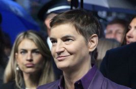 Brnabić obišla štandove SNS u Beogradu: Hvala pristalicama što se nisu uplašili 