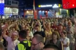 MUP: Na protestu u Valjevu bilo 3.500 ljudi, privedeno 11 osoba zbog oružja i ličnih karata 