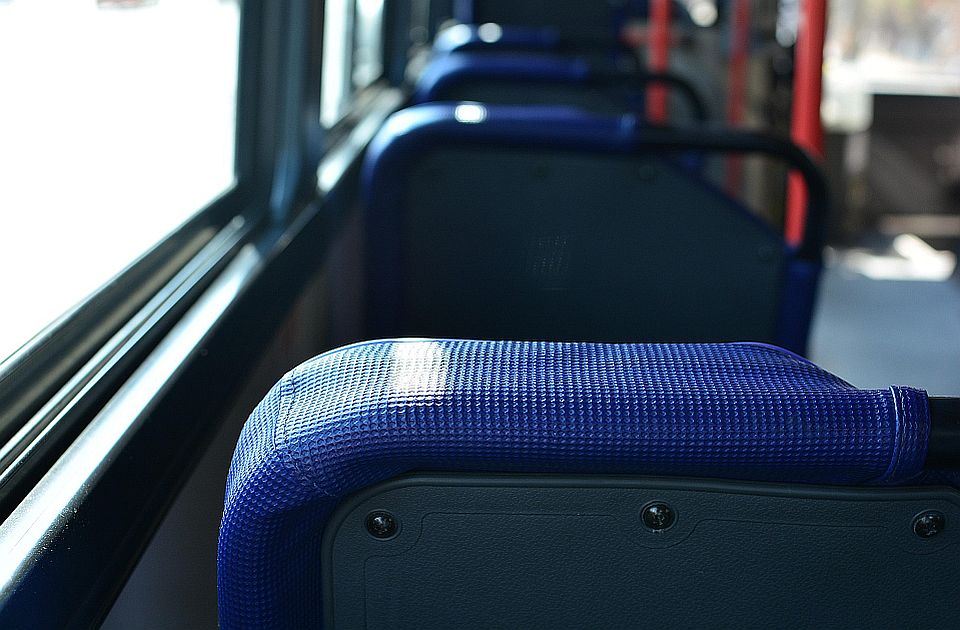 VIDEO Dvospratni autobus sa turistima iz Srbije sleteo sa puta u Bugarskoj, nema povređenih