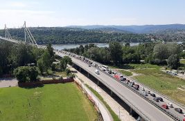 Gužva na Mostu slobode zbog udesa