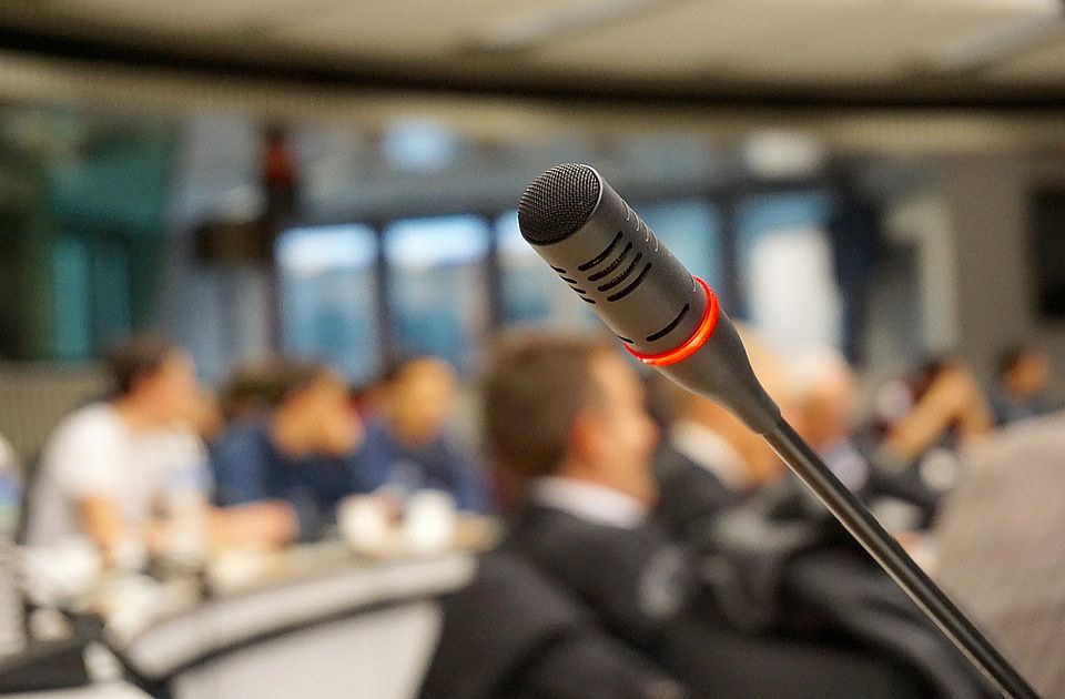 Produžen konkurs za nove polaznike i polaznice "Evropske škole debate", prijave do 31. oktobra