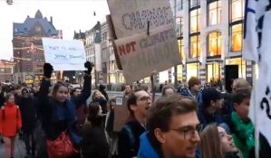 Hiljade ljudi na maršu za klimu u Amsterdamu