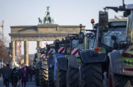 Štrajk širom Nemačke: Poljoprivrednici danima blokiraju saobraćaj, mašinovođe možda od srede
