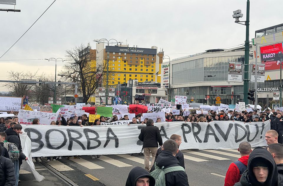 Održan i četvrti protest u Sarajevu zbog tramvajske nesreće, zahtevi kantonalnim vlastima 