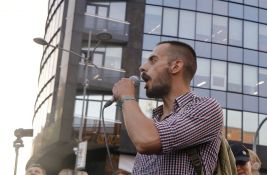 Aktivista Brajan Brković priveden u policijsku stanicu: Pokušao da smiri sukob, a završio s lisicama