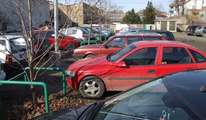 Pojeftinjuje parkiranje u Novom Sadu 