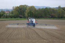 Pesticide više neće moći da baca kako ko stigne