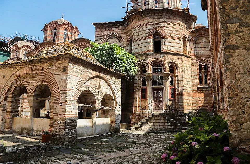 Zbog kovida nisu moguće posete Hilandaru