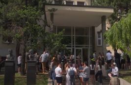 Studenti Medicinskog fakulteta u Beogradu blokirali zgradu dekanata: 