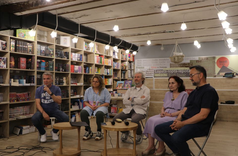 Kaznena ekspedicija pokrajinske vlasti: Umesto kulture, neka žrtvuje sebe Kaznena ekspedicija pokrajinske vlasti: Umesto kulture, neka žrtvuje sebe