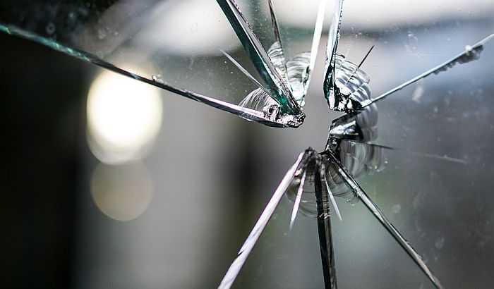 Gradski autobus sleteo sa nadvožnjaka u Varšavi, jedan mrtav, 20 povređenih
