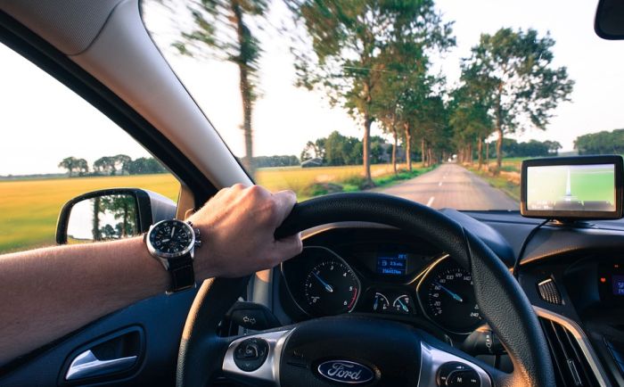 Profil srpskog vozača: Poštovanje ograničenja brzine mu je dosadno, vozi brzo da ne gubi vreme