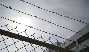 Četiri zatvorenika se ugušila dok su ih vozili u drugi zatvor