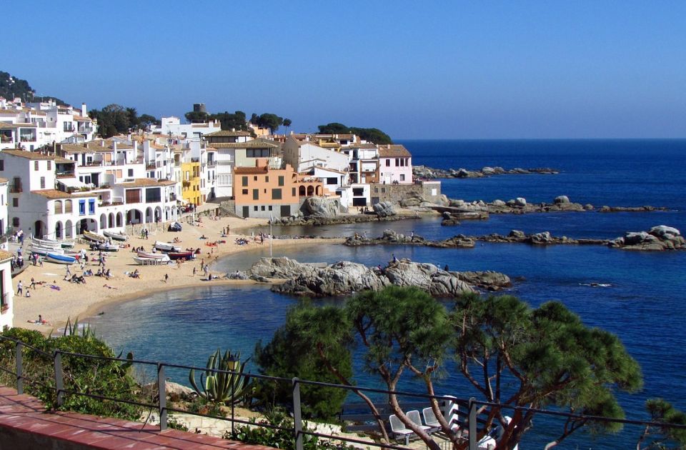 Katalonija odložila naplaćivanje turističke takse od 15 evra Katalonija odložila naplaćivanje turističke takse od 15 evra