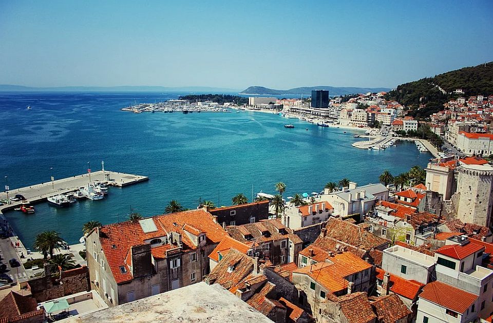 Dve bombe izvađene iz plićaka na plaži u Splitu