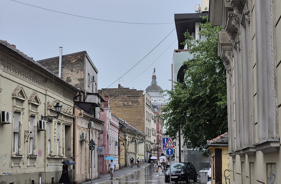 FOTO, VIDEO Nevreme ponovo zadesilo Novi Sad: Grad i jak vetar