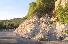 VIDEO Zbog velikog odrona: I danas obustavljen saobraćaj na putu Cetinje-Budva 