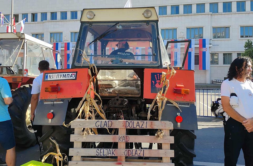 FOTO, VIDEO Protest poljoprivrednika: 
