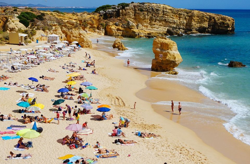 Mali bonton za plažu: 13 osnovnih pravila šta je u redu, a šta ne