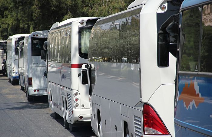 Hiljadu autobusa isključeno iz saobraćaja pred polazak na ekskurzije