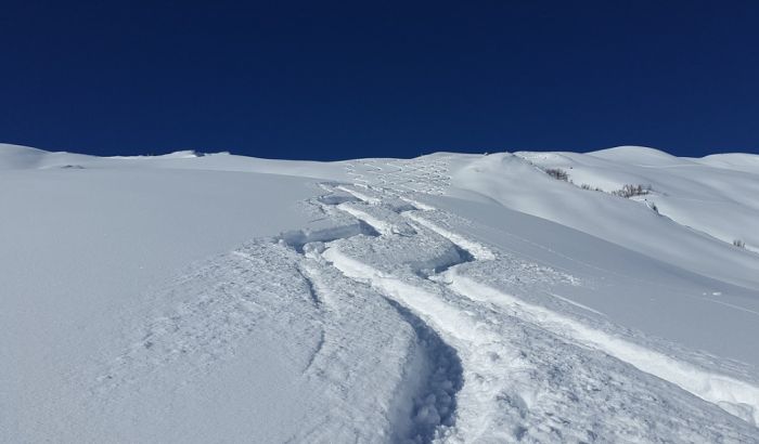 Kotrljao se više od 150 metara niz snežnu padinu, slomio samo jednu kost