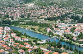 Eksplozija ručno izrađene naprave ispred trebinjske bolnice